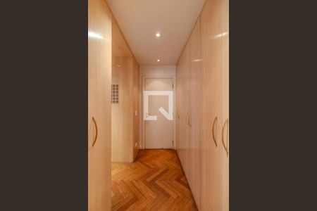 Apartamento para alugar com 450m², 3 quartos e 4 vagasCloset