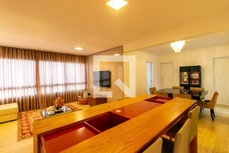 Sala de apartamento à venda com 4 quartos, 140m² em Sion, Belo Horizonte