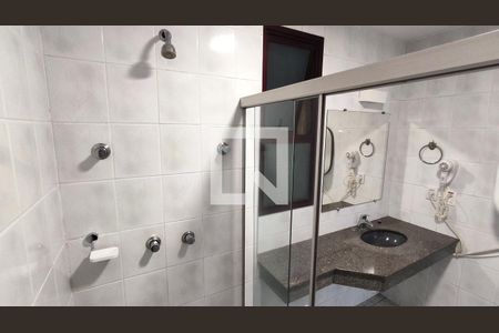 Banheiro  de kitnet/studio para alugar com 1 quarto, 55m² em Centro, Jundiaí