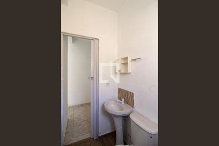 Banheiro de casa para alugar com 1 quarto, 32m² em Jardim Presidente Dutra, Guarulhos