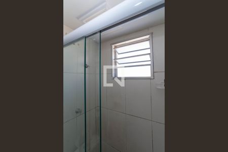 Banheiro de apartamento para alugar com 2 quartos, 48m² em Jardim Diogo, Guarulhos