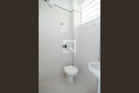 Banheiro de kitnet/studio para alugar com 0 quarto, 26m² em Consolação, São Paulo