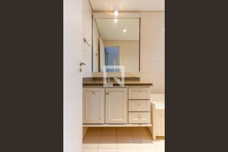 Apartamento à venda com 191m², 3 quartos e 3 vagasBanheiro da Suíte 2