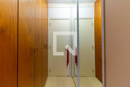 Apartamento à venda com 191m², 3 quartos e 3 vagasCloset da suíte 1
