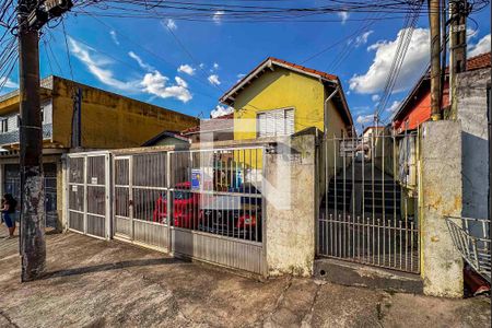 Casa à venda com 430m², 5 quartos e 3 vagas Casa à venda com 430m², 5 quartos e 3 vagasFachada