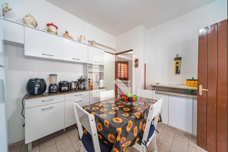 Casa à venda com 430m², 5 quartos e 3 vagas Casa à venda com 430m², 5 quartos e 3 vagasCozinha