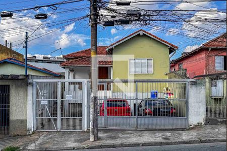 Casa à venda com 430m², 5 quartos e 3 vagas Casa à venda com 430m², 5 quartos e 3 vagasFachada