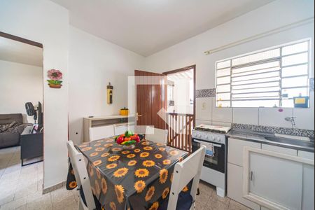 Casa à venda com 430m², 5 quartos e 3 vagas Casa à venda com 430m², 5 quartos e 3 vagasCozinha