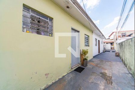 Casa à venda com 430m², 5 quartos e 3 vagas Casa à venda com 430m², 5 quartos e 3 vagasQuintal Lateral