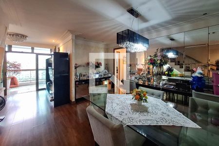 Sala 1 de apartamento à venda com 3 quartos, 250m² em Icaraí, Niterói