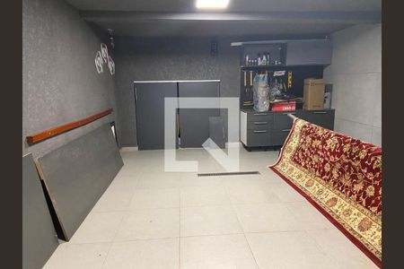 Casa à venda com 240m², 3 quartos e 2 vagas