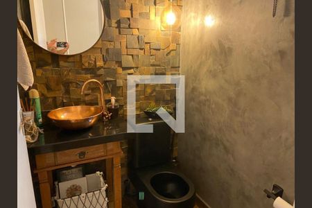 Casa à venda com 240m², 3 quartos e 2 vagas