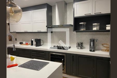 Casa à venda com 240m², 3 quartos e 2 vagas