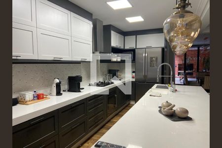 Casa à venda com 240m², 3 quartos e 2 vagas