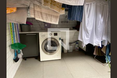 Casa à venda com 240m², 3 quartos e 2 vagas