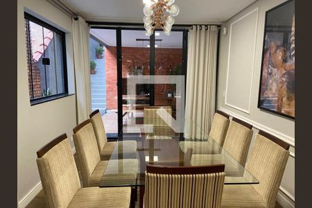 Casa à venda com 240m², 3 quartos e 2 vagas