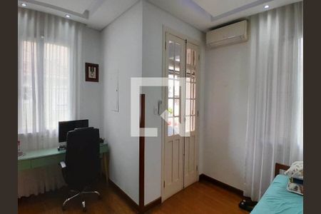 Casa à venda com 3 quartos, 138m² em Cambuci, São Paulo