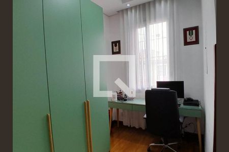 Casa à venda com 3 quartos, 138m² em Cambuci, São Paulo