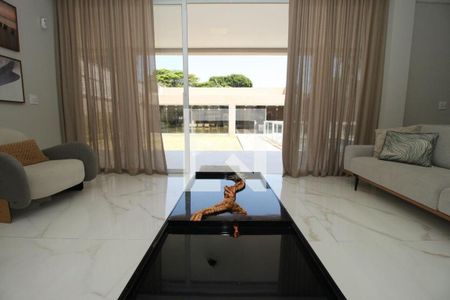 Casa à venda com 7 quartos, 731m² em Campo Belo, São Paulo