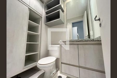 Lavabo de apartamento para alugar com 1 quarto, 80m² em Vila Alexandria, São Paulo