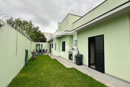 Casa à venda com 120m², 3 quartos e 2 vagasQuintal