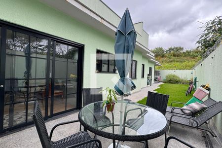 Casa à venda com 120m², 3 quartos e 2 vagasQuintal