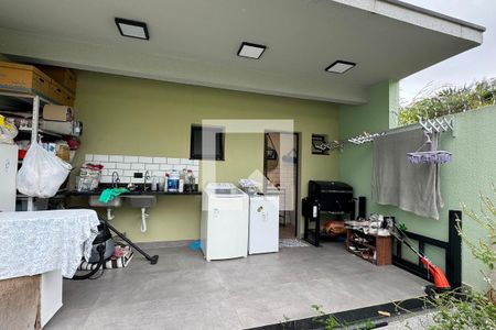 Casa à venda com 120m², 3 quartos e 2 vagasÁrea de Serviço