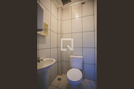 Banheiro de casa para alugar com 1 quarto, 90m² em Chácara Inglesa, São Paulo