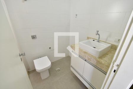 Banheiro de apartamento à venda com 1 quarto, 36m² em Centro, Campinas