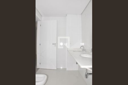 Apartamento à venda com 205m², 4 quartos e 4 vagasSuíte do Quarto 02