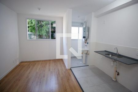 Sala / Cozinha / Área de Serviço  de apartamento para alugar com 2 quartos, 37m² em Jardim Miriam, São Paulo