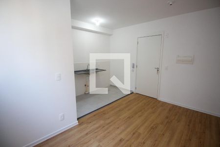Sala e Cozinha  de apartamento para alugar com 2 quartos, 37m² em Jardim Miriam, São Paulo