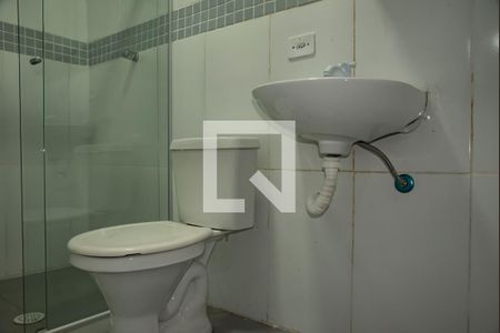 Banheiro de kitnet/studio para alugar com 1 quarto, 42m² em Mirandópolis, São Paulo