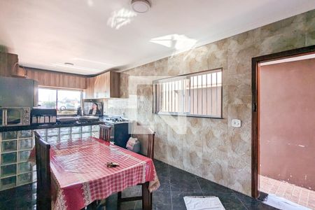 Casa à venda com 125m², 3 quartos e 3 vagas Casa à venda com 125m², 3 quartos e 3 vagasCozinha