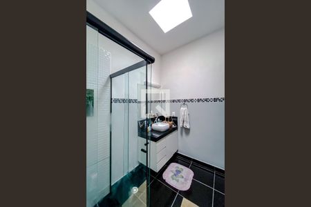 Casa à venda com 200m², 3 quartos e 1 vagaBanheiro