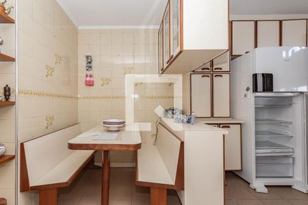 Apartamento para alugar com 160m², 3 quartos e 2 vagas Apartamento para alugar com 160m², 3 quartos e 2 vagasCozinha