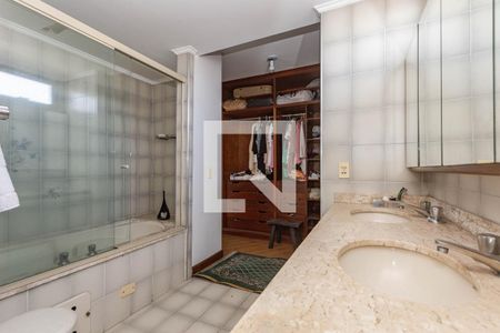 Apartamento para alugar com 160m², 3 quartos e 2 vagas Apartamento para alugar com 160m², 3 quartos e 2 vagasSuíte