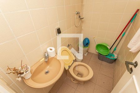 Apartamento para alugar com 160m², 3 quartos e 2 vagas Apartamento para alugar com 160m², 3 quartos e 2 vagasBanheiro de Serviços