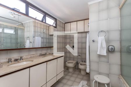 Apartamento para alugar com 160m², 3 quartos e 2 vagas Apartamento para alugar com 160m², 3 quartos e 2 vagasSuíte