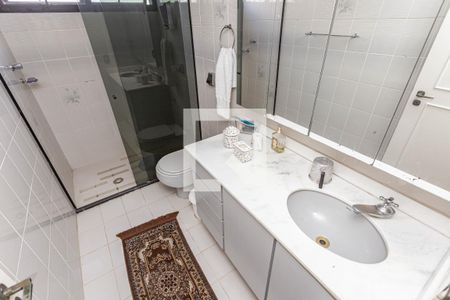 Apartamento para alugar com 160m², 3 quartos e 2 vagas Apartamento para alugar com 160m², 3 quartos e 2 vagasBanheiro