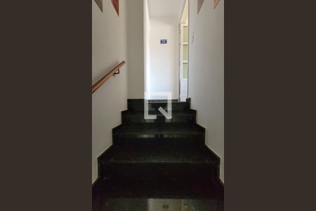 Apartamento para alugar com 98m², 2 quartos e 2 vagasEscada