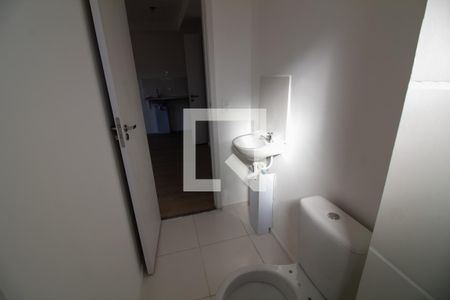 Banheiro de apartamento para alugar com 1 quarto, 33m² em Jardim Aeroporto, São Paulo