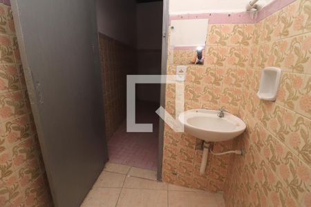 Banheiro de casa para alugar com 1 quarto, 60m² em Vila Mafra, São Paulo