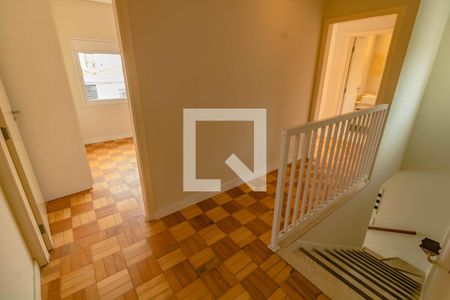 Escada de casa à venda com 3 quartos, 195m² em Vila Guarani (zona Sul), São Paulo