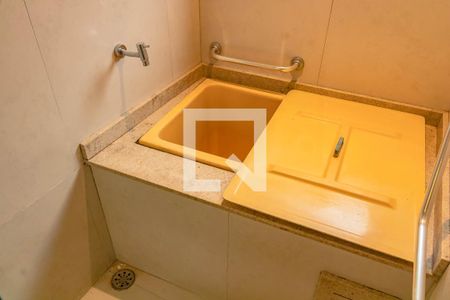Casa à venda com 195m², 3 quartos e 2 vagas Casa à venda com 195m², 3 quartos e 2 vagasBanheiro 2
