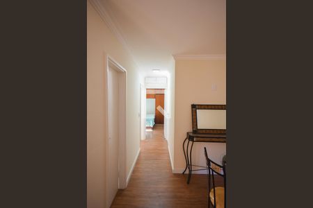 Corredor de apartamento para alugar com 2 quartos, 68m² em Morumbi, São Paulo