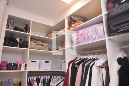 Apartamento à venda com 160m², 3 quartos e 2 vagasCloset da suíte
