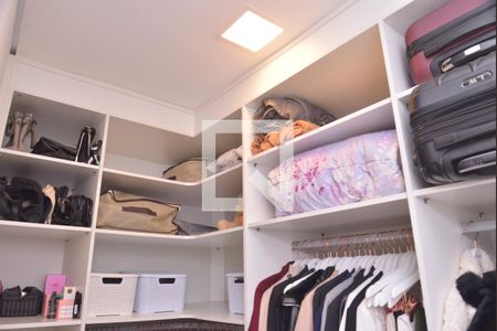 Apartamento à venda com 160m², 3 quartos e 2 vagasCloset da suíte