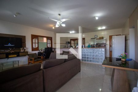 Sala de casa de condomínio para alugar com 3 quartos, 189m² em Vargem Grande, Rio de Janeiro