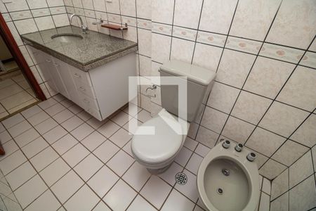 Apartamento para alugar com 121m², 3 quartos e 1 vaga Apartamento para alugar com 121m², 3 quartos e 1 vagaBanheiro da Suíte 1